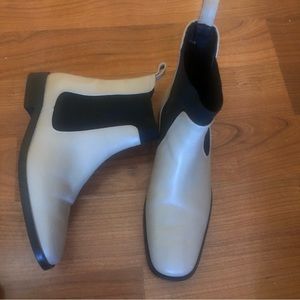 Everlane Modern Chelsea Boot booties beige 8